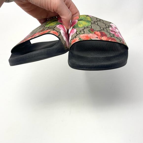 Gucci Black Floral Sandals - Picture 3 of 12